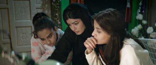 Mila Al Zahrani, Dae Al Hilali, and Nora Al Awad in The Perfect Candidate (2019)