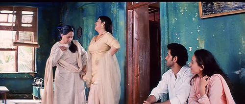 Hrithik Roshan, Karisma Kapoor, and Jaya Bachchan in Fiza (2000)