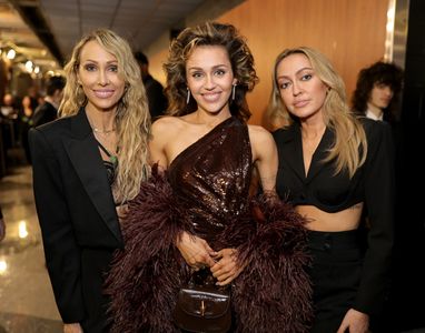 Tish Cyrus, Miley Cyrus, and Brandi Cyrus