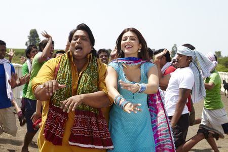 Ganesh Acharya and Shruti Haasan in Ramaiya Vastavaiya (2013)