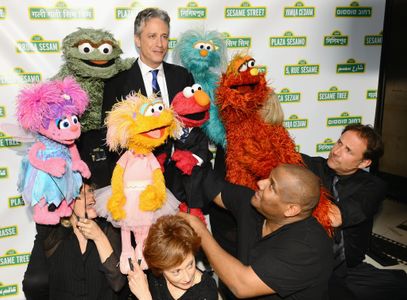 Fran Brill, Leslie Carrara-Rudolph, Kevin Clash, Joey Mazzarino, Carmen Osbahr, and Jon Stewart at an event for Sesame S