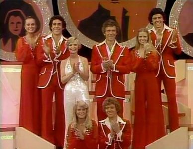 Florence Henderson, Susan Olsen, Robert Reed, Christopher Knight, Mike Lookinland, Maureen McCormick, Geri Reischl, and 