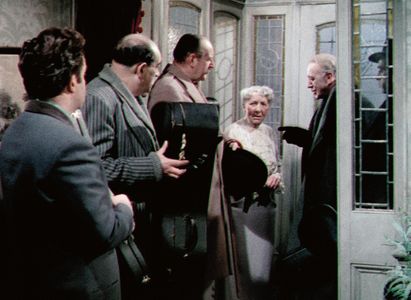 Alec Guinness, Peter Sellers, Herbert Lom, Danny Green, Katie Johnson, and Cecil Parker in The Ladykillers (1955)