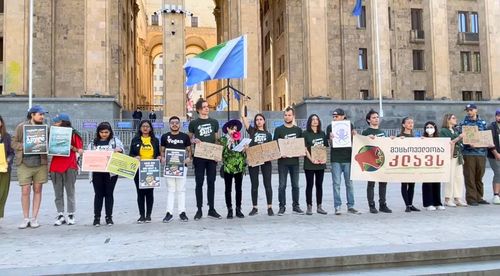 Action for Planet Earth in front of the House of Parliament