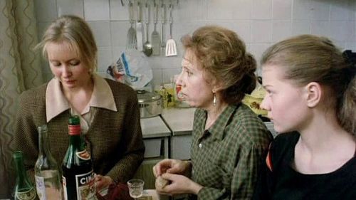 Inna Churikova, Mariya Golubkina, and Svetlana Ryabova in Rebro Adama (1991)