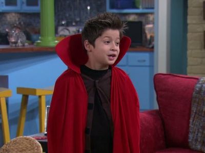 Davis Cleveland in Shake It Up (2010)