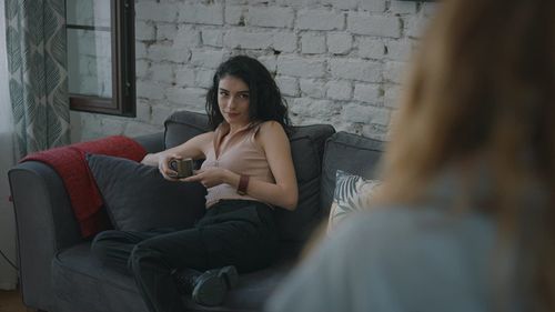 Hazar Ergüçlü in The Protector: Episode #3.4 (2020)