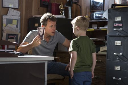 Greg Kinnear and Connor Corum in Heaven Is for Real (2014)