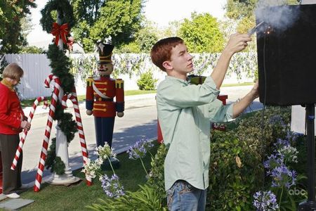 Kathryn Joosten and Joshua Logan Moore in Desperate Housewives (2004)