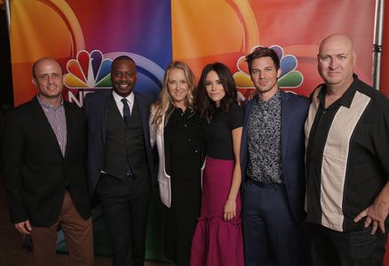 Malcolm Barrett, Eric Kripke, Shawn Ryan, Abigail Spencer, Matt Lanter, and Jennifer Salke at an event for Timeless (201