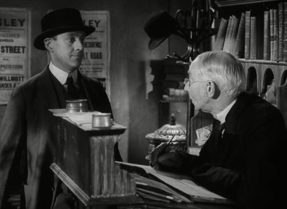 Alec Guinness and Gibb McLaughlin in The Promoter (1952)