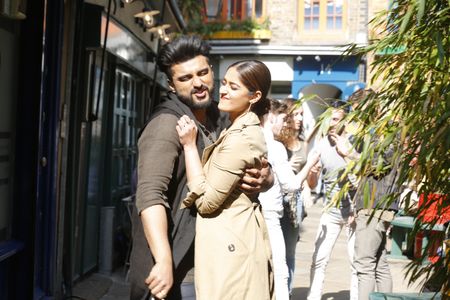 Arjun Kapoor and Ileana D'Cruz in Mubarakan (2017)