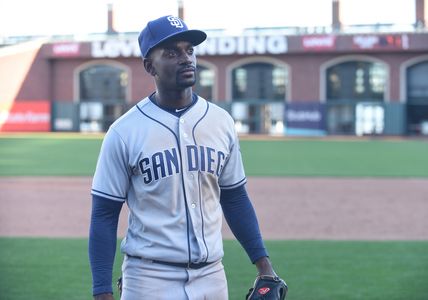 Mo McRae in Pitch (2016)