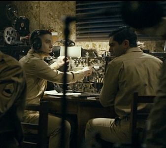 In-cheon sang-ryuk jak-jeon (2016) - UN Headquarters, Matthew D'Arcy as radio officer with Alexander Haig (Justin Rupple