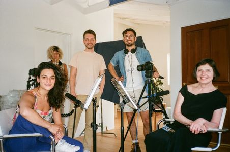 Isabella Rossellini, Nick Paley, Jenny Slate, and Dean Fleischer Camp in Marcel the Shell with Shoes On (2021)