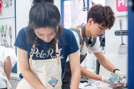 Zishan Yang and Karry Wang in Chinese Restaurant (2017)