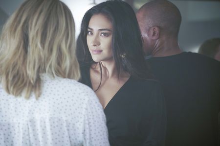 Shay Mitchell and Elizabeth Lail in You (2018)