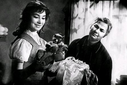 Antonina Bogdanova and Tatyana Samoylova in The Cranes Are Flying (1957)