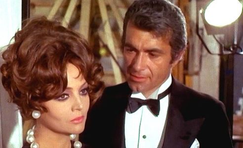 Chris Avram and Sara Montiel in Varietés (1971)