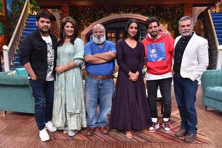 Pawan Malhotra, Archana Puran Singh, Jimmy Shergill, Saurabh Shukla, Mahie Gill, and Kapil Sharma in The Kapil Sharma Sh