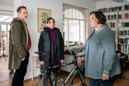 Amy Mußul, Tina Pfurr, and Johannes Hendrik Langer in Leipzig Homicide: Große Erwartungen (2023)