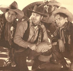 Pinkey Barnes, Art Dillard, Chuck Morrison, and Warner Richmond in The Courageous Avenger (1935)