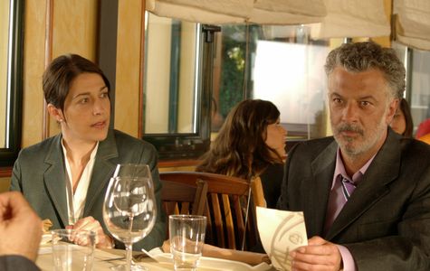 María Bouzas and Adolfo Fernández in Una mujer invisible (2007)