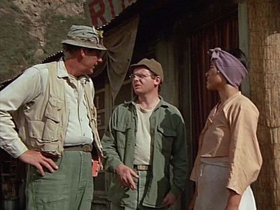 Gary Burghoff, Shizuko Hoshi, and McLean Stevenson in M*A*S*H (1972)