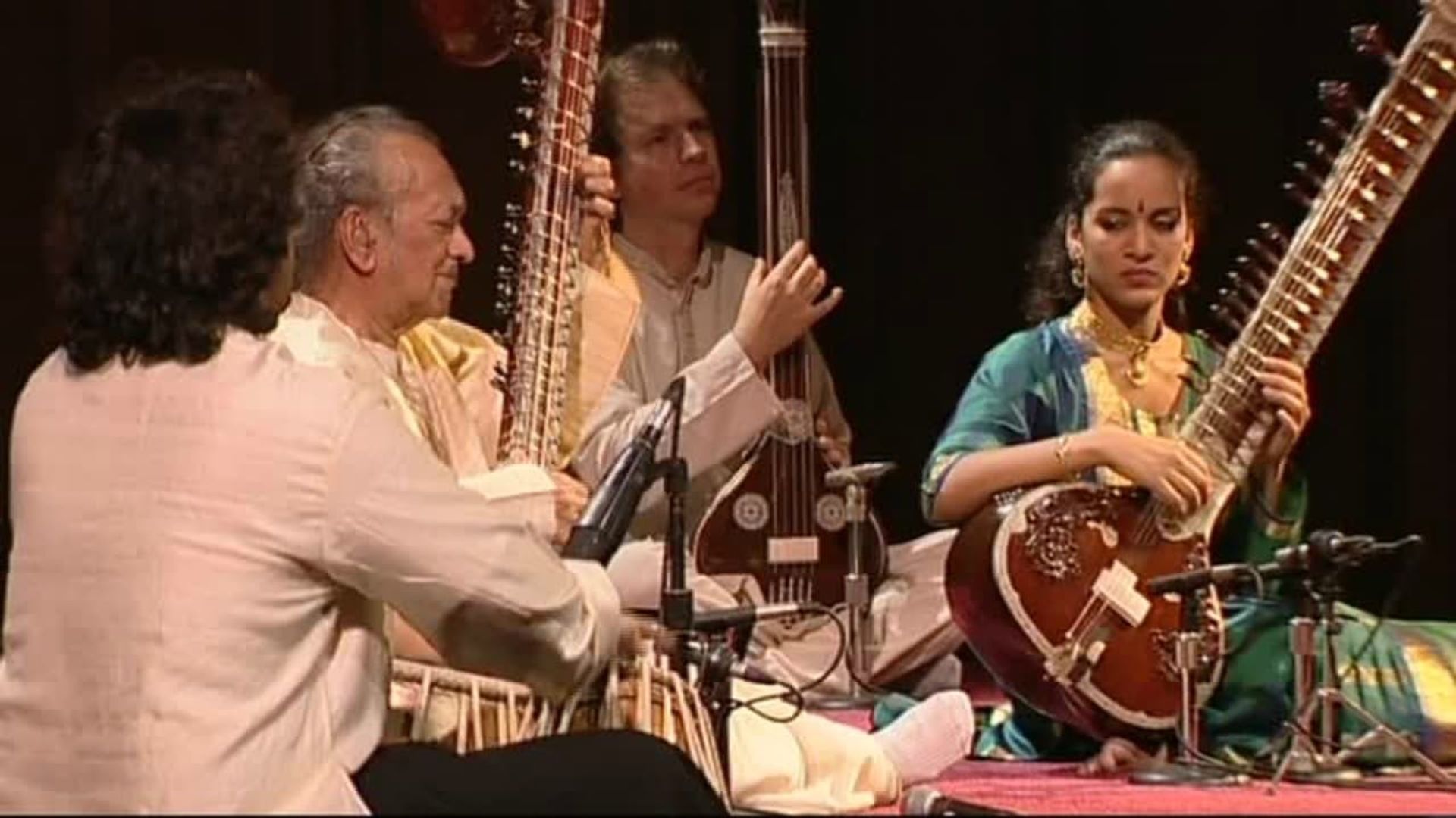 Ravi Shankar: Between Two Worlds background