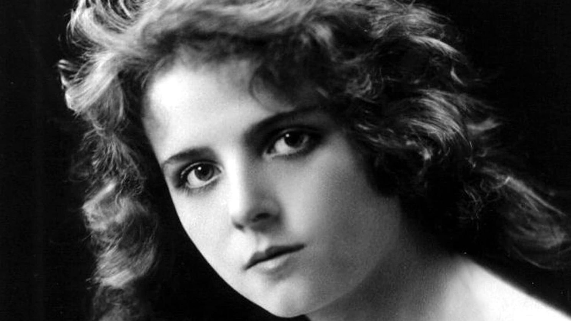 Olive Thomas: The Most Beautiful Girl in the World background