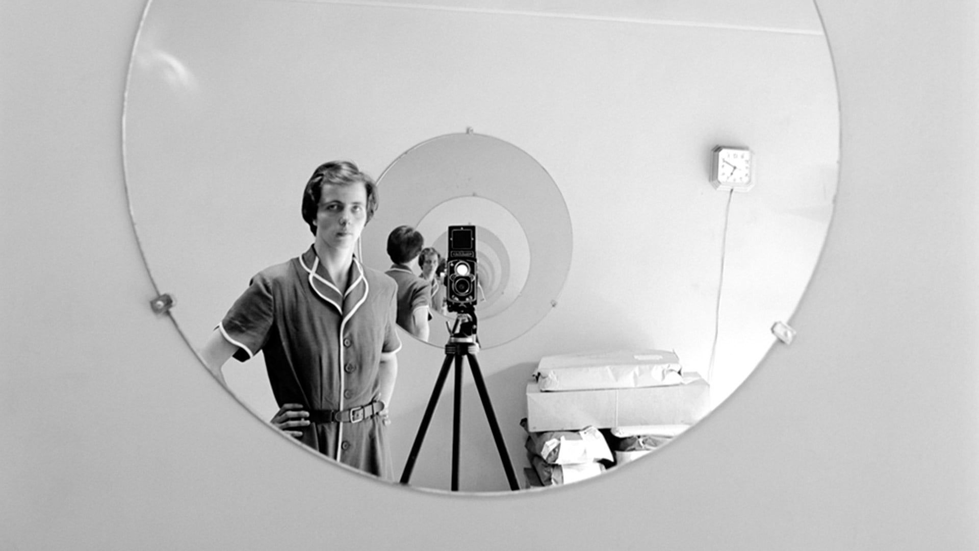 Finding Vivian Maier background