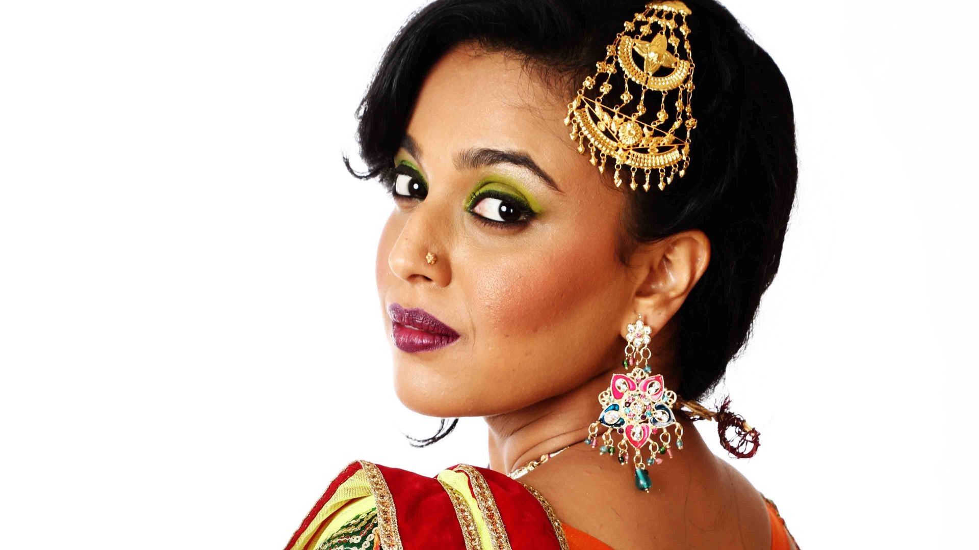 Anaarkali of Aarah background