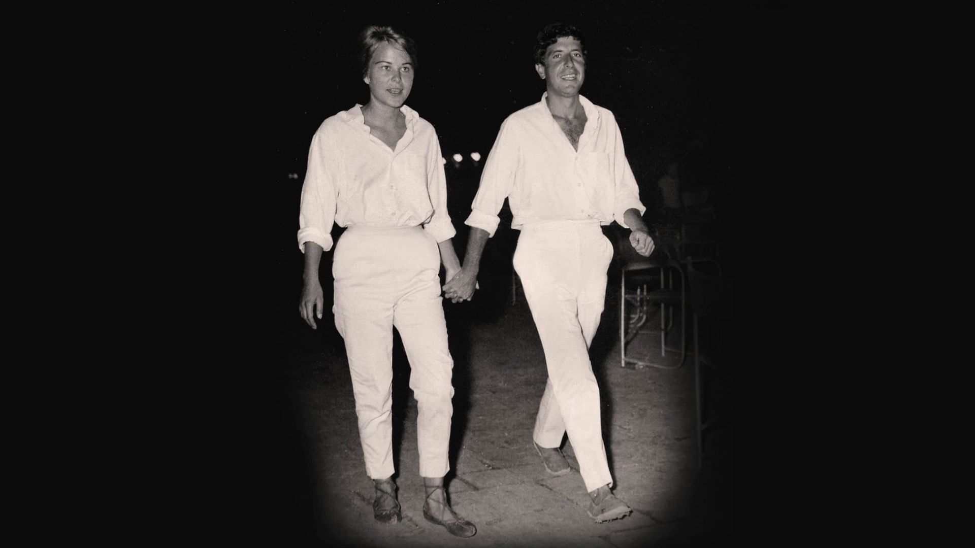 Marianne & Leonard: Words of Love background