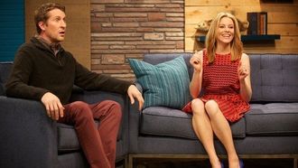 Episode 8 Elizabeth Banks Wears a Red Dress